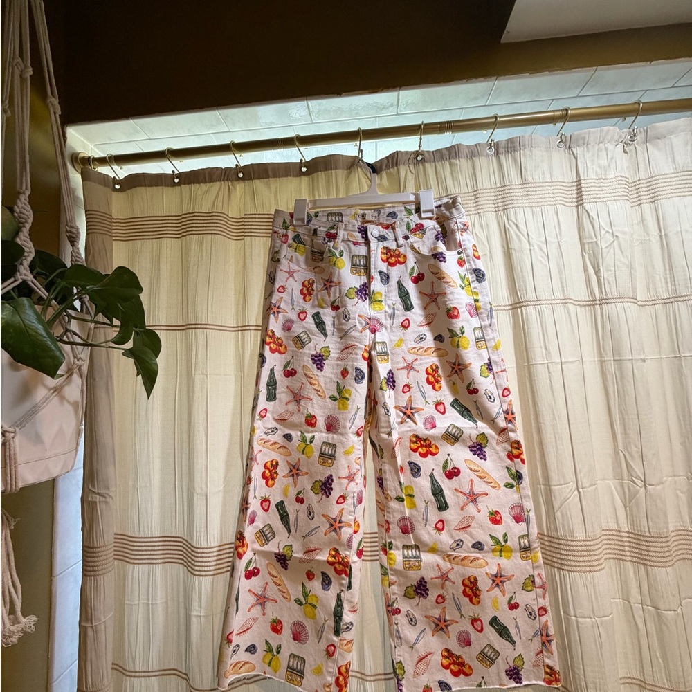 Oat New York-White Patterned Wide-Leg Pants with Colorful Fruit & Sea Motifs